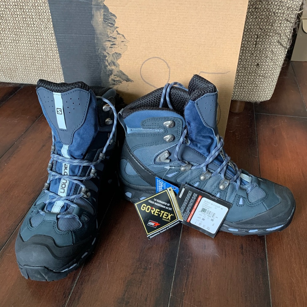Women’s Salomon hiking boots brand new size 8.5